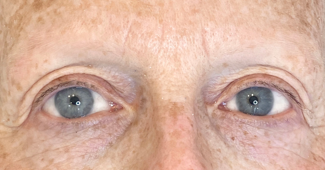 Cómo delinear el ojo en mujeres de 60 años